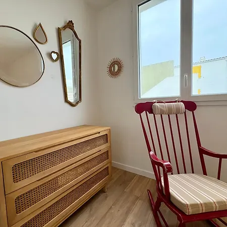 Apartment Eclatant 5 Pers Avec Balcon Et Garage - Fr-1-323-599 Saint-Hilaire-de-Riez